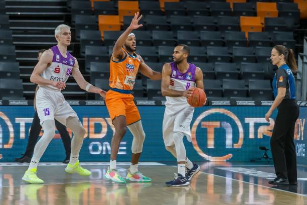 他的跑动轨 他的跑动轨